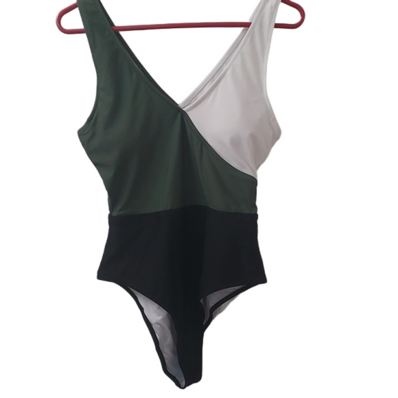Bathing Suit, One Piece, Medium - Picture 1 of 3